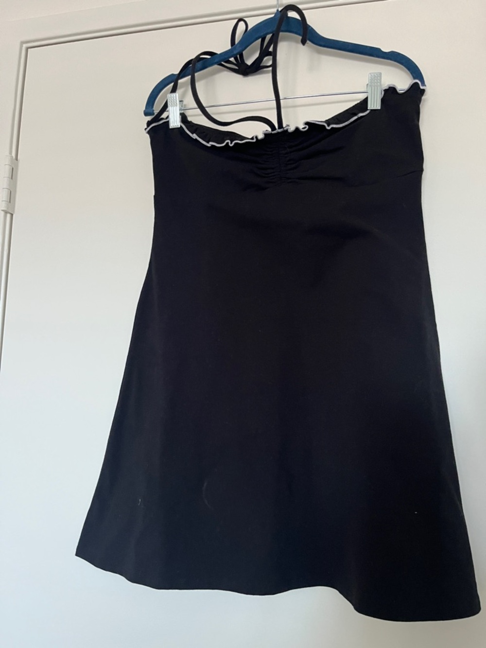 Forever 21Black Ruffle Trim  Dress